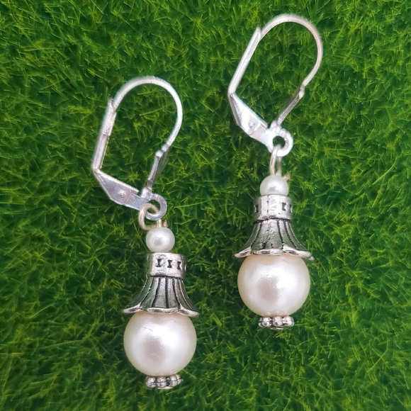 Elegant Pearl Sconce Drop Bridal Earrings E1011 - Picture 1 of 3